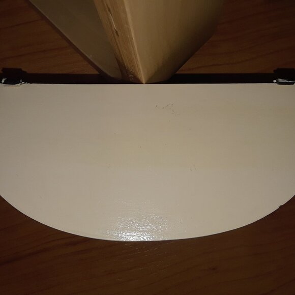 Adorable Wall Mounted Bow Shelf - Picture 4 of 12